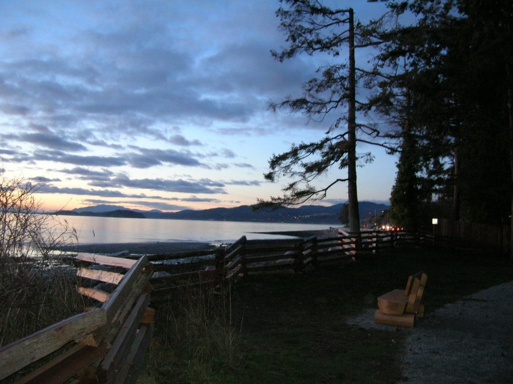 Davis Bay Bed & Breakfast Sechelt Exterior foto